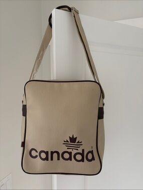 Vintage Canada Airliner-Style Bag